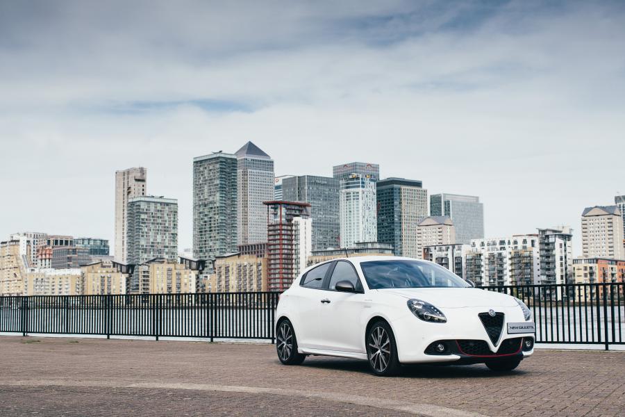  Alfa Romeo Giulietta Veloce (940) 2016 года  (UK) (фото 1 из 2)